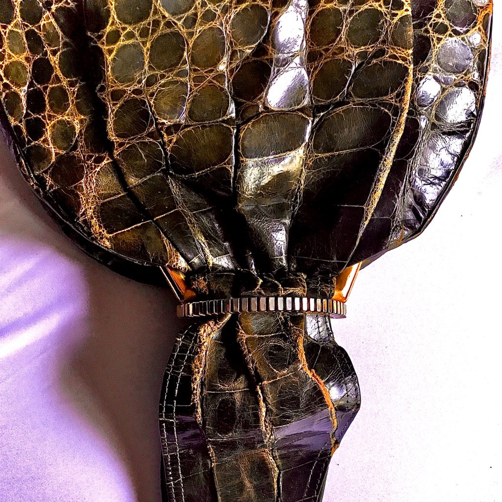 Vintage art-deco green alligator purse W/brass